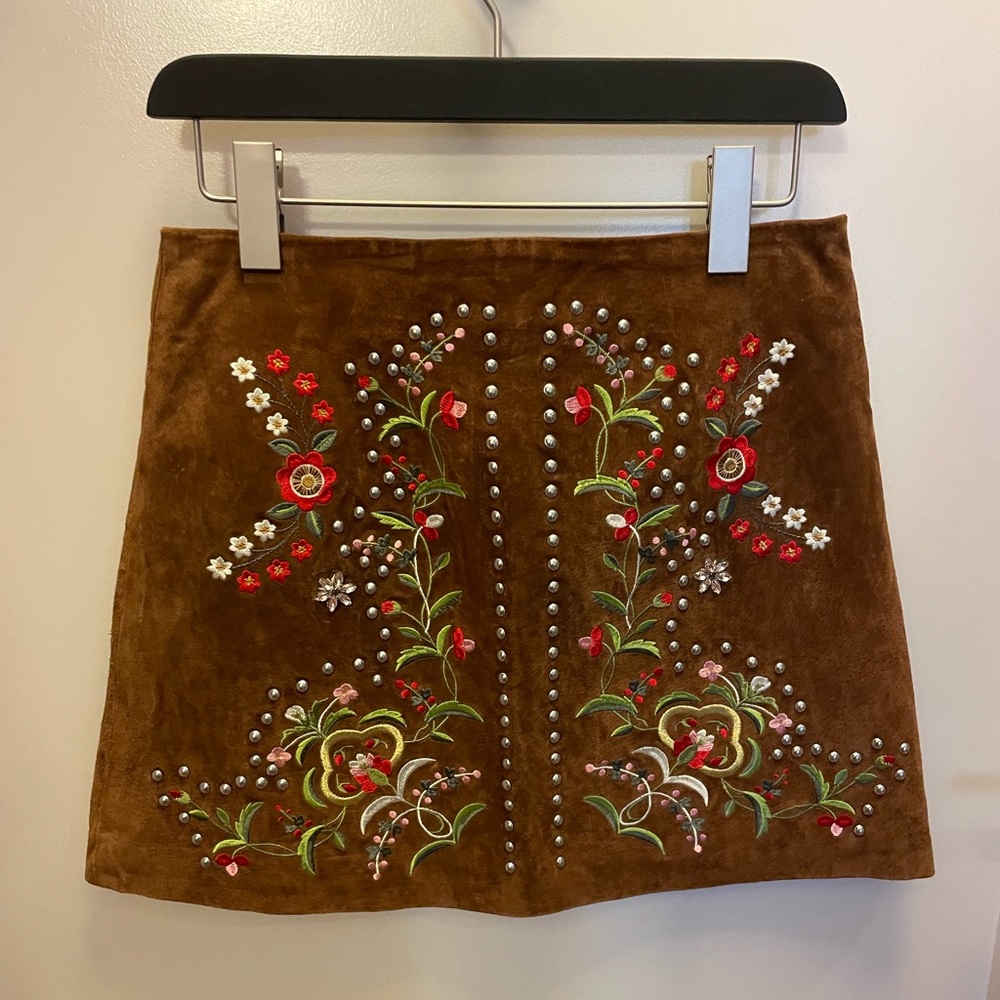 Zara embellished suede mini skirt (Size small)